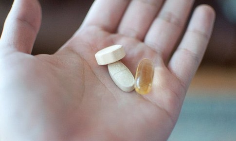 C&#243; n&#234;n d&#249;ng vitamin C v&#224; vitamin D c&#249;ng nhau?