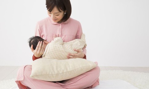 Ưu ti&#234;n nu&#244;i con bằng sữa mẹ 2025: X&#226;y dựng hệ thống hỗ trợ vững chắc cho tương lai trẻ thơ