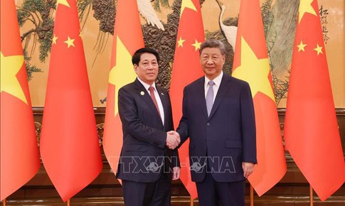 Chủ tịch nước Lương Cường hội đàm Tổng Bí thư, Chủ tịch nước Trung Quốc Tập Cận Bình