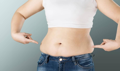 Đi bộ c&#243; đủ để giảm mỡ bụng sau tuổi 40 kh&#244;ng?