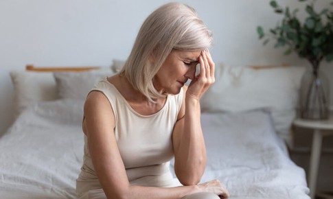 C&#225;c giai đoạn v&#224; triệu chứng của m&#227;n kinh