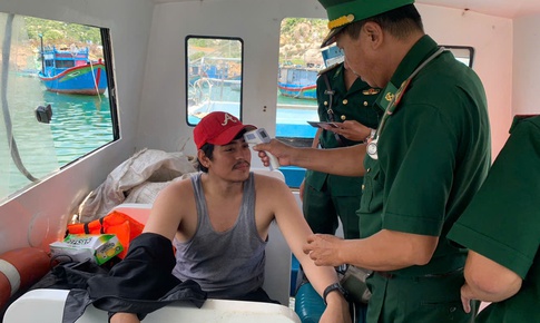 Bộ đội Biên phòng Khánh Hòa hỗ trợ cấp cứu thuyền viên nước ngoài gặp nạn trên biển