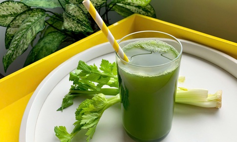 7 loại rau củ &#237;t ai nghĩ tới nhưng cực tốt khi l&#224;m sinh tố giảm c&#226;n