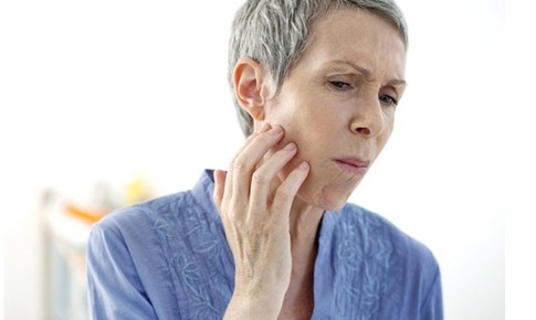 Mất răng ở người cao tuổi: Coi chừng nguy cơ suy dinh dưỡng và kiệt quệ sức khỏe