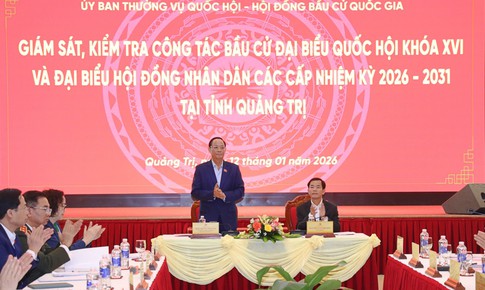 Phó Chủ tịch Quốc hội Trần Quang Phương kiểm tra công tác chuẩn bị bầu cử tại Quảng Trị
