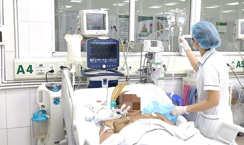 Bố nguy kịch vì lây thủy đậu từ con gái