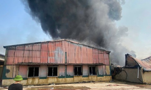 Cháy nhà xưởng trong Trại giam Quảng Ninh