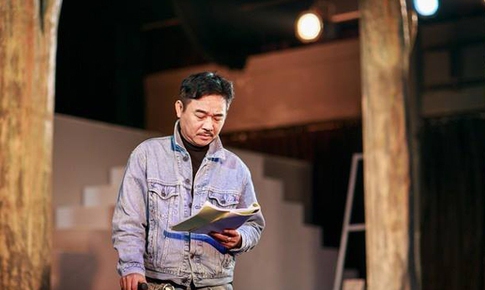 'Ngọc Hoàng' Quốc Khánh vướng tin đồn ác ý, tuổi U70 rời căn phòng 10m2 về sống với gia đình người em