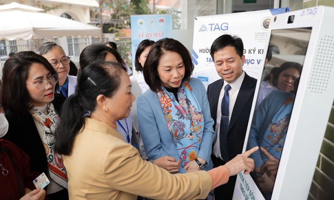 Người dân Hà Nội được khám thông minh tại 2 'trạm y tế 4.0' toàn diện đầu tiên