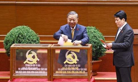 Hình ảnh bầu Ban Chấp hành Trung ương Đảng khóa XIV