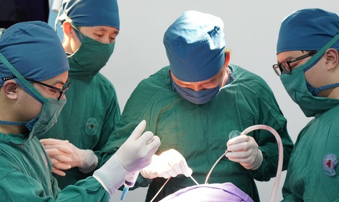 Từ triệu chứng đau đầu vùng trán, chóng mặt, nam thanh niên được phát hiện chấn thương sọ não