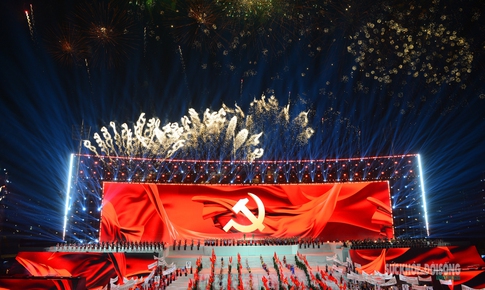 Chương trình nghệ thuật đặc biệt 'Dưới lá cờ vẻ vang của Đảng' mừng Đại hội XIV