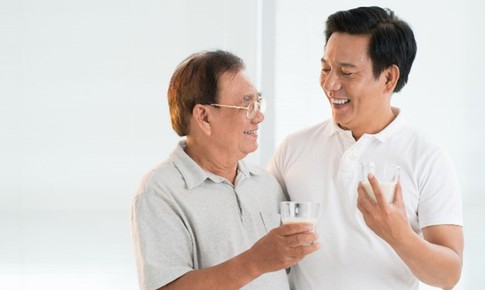 Cha mẹ khỏe mạnh, năm mới khởi sắc