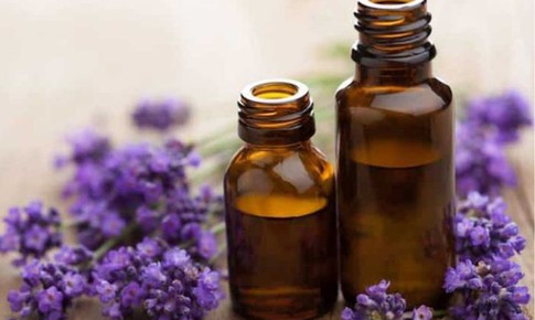Bí quyết dưỡng da rạng rỡ với 4 loại tinh dầu thiên nhiên mát lành