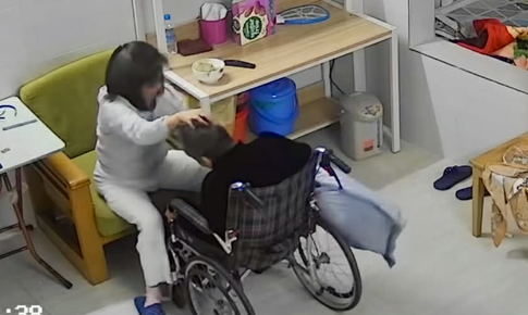 Nỗi ân hận của gia đình cụ bà ngồi xe lăn nghi bị giúp việc bạo hành