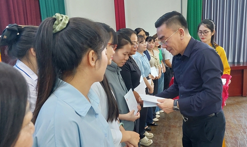 Công đoàn Y tế Việt Nam thăm, động viên cán bộ y tế làm việc trong môi trường đặc thù tại TPHCM và Đồng Nai