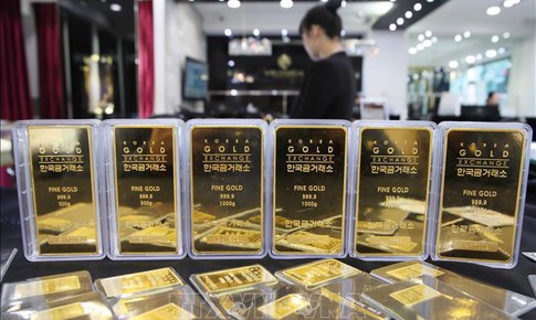 Giá vàng thế giới lập đỉnh, cảnh báo nguy cơ điều chỉnh giá