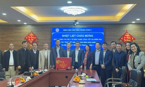 Thứ trưởng Trần Văn Thuấn kiểm tra công tác trực Tết tại Bệnh viện Tâm thần TW I và Viện Pháp y tâm thần TW