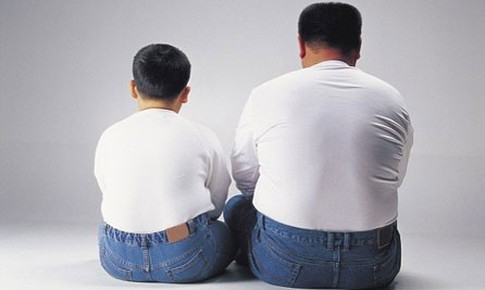 Có nên dừng hẳn việc cho trẻ uống sữa để giảm cân không?