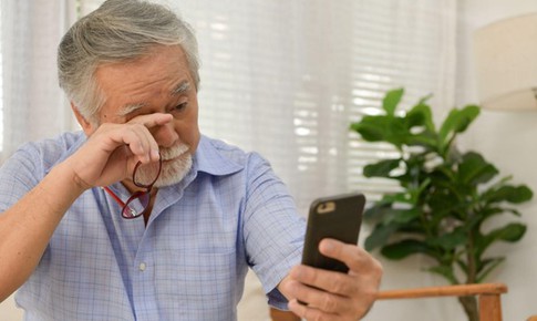 Xua tan nỗi lo mắt khô, mờ nhòe: bí quyết để tuổi già thêm thảnh thơi