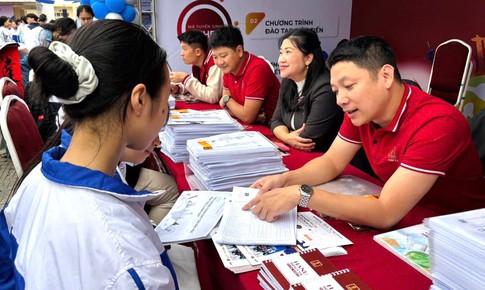 Vì sao tuyển sinh đại học 2026 phải siết xét học bạ và hạ điểm cộng IELTS?