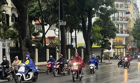 Miền Bắc cao điểm rét buốt, cảnh báo mưa lớn trên biển