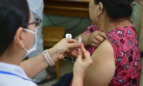 Tăng cường phòng ngừa cúm mùa cho người cao tuổi