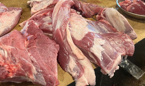 Hà Nội: Thịt lợn, trứng tăng giá trước Tết