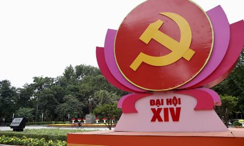 Hà Nội rực rỡ cờ hoa chào mừng Đại hội XIV của Đảng