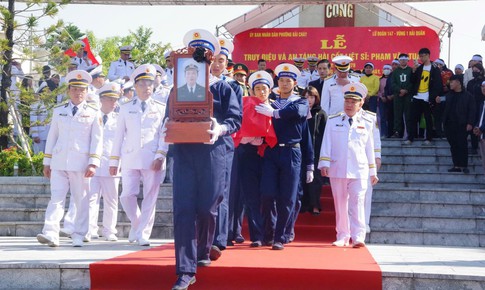 Trao Bằng Tổ quốc ghi công cho gia đình liệt sĩ Phạm Văn Tuân hy sinh tại Trường Sa