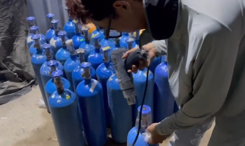 Khởi tố hơn 60 đối tượng trong đường dây buôn bán khí cười thu lợi bất chính gần 106 tỷ đồng