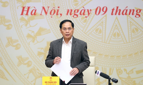 Phó Thủ tướng yêu cầu chống buôn lậu, hàng giả phải là nhiệm vụ ưu tiên hàng đầu, lâu dài