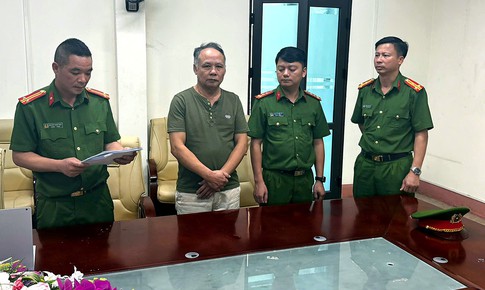 Bắt tạm giam nguyên công chức thuế Tổ thu phí cửa khẩu Kim Thành