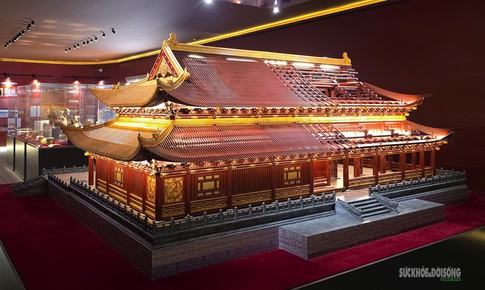 Cận cảnh mô hình phục dựng Điện Kính Thiên giữa Hoàng thành Thăng Long