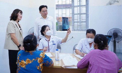 Nghệ An khám sàng lọc bệnh hô hấp miễn phí cho hơn 2.000 người cao tuổi

