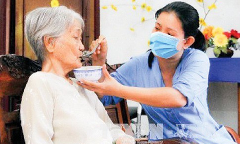 Chăm sóc toàn diện người cao tuổi trong bối cảnh già hóa dân số