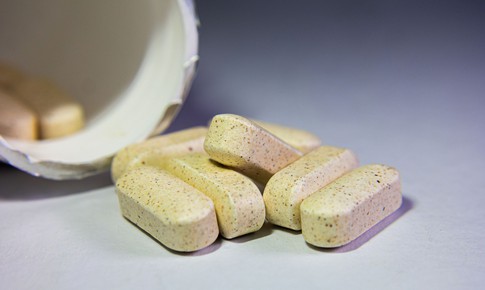 Bị thoái hoá khớp gối có nên bổ sung glucosamin?