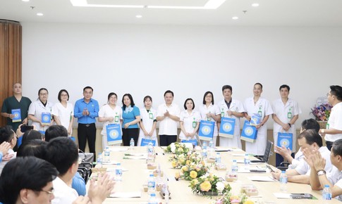 Lắng nghe tâm tư, nguyện vọng của y bác sĩ Bệnh viện Việt Đức cơ sở Ninh Bình