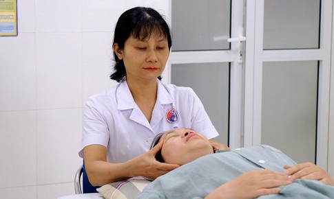 Ngày Mãn kinh thế giới 18/10, nhận diện triệu chứng 'vô hình'