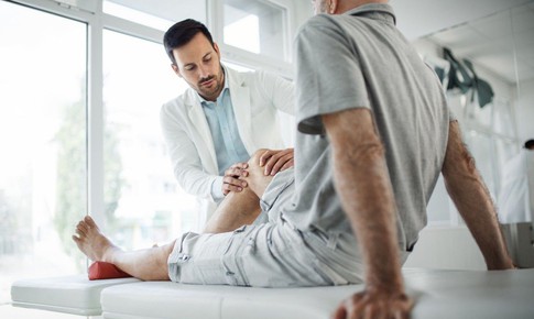 Giải pháp mới thay thế phẫu thuật giúp giảm đau do thoái hóa khớp tới 1 năm