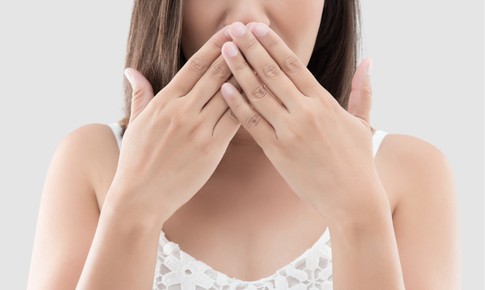 Thói quen gây hôi miệng nhiều người mắc phải
