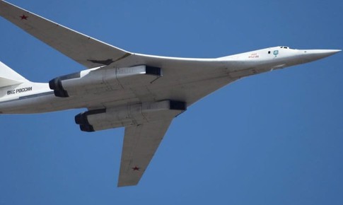 Oanh tạc cơ Tu-160M Nga có phải đối thủ 'pháo đài bay' B-52 Mỹ?