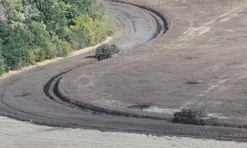 Ukraine giăng bẫy 'nhím' phá thế săn diệt xe tăng từ UAV Nga