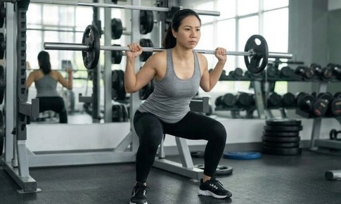 Tập squat nhiều có khiến đùi to hơn?