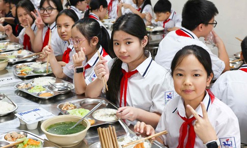 Hà Nội chốt mức thu tối đa loạt dịch vụ trường học