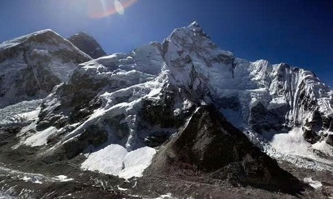 Everest có phải là ngọn núi cao nhất lịch sử Trái Đất?