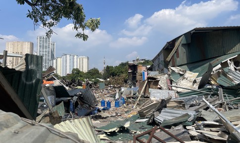 Hiện trường vụ cháy tại Phùng Khoang: Xung quanh có gì?
