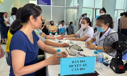 Người chưa đăng ký thường trú, tạm trú tại TPHCM vẫn được khám sức khỏe miễn phí