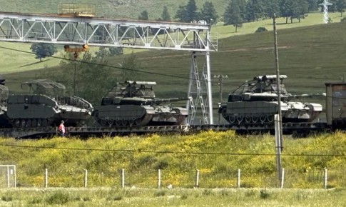 Xe tăng T-80BVM Nga có thể áp sát đối thủ trong im lặng?