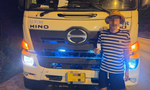 CSGT Huế phát hiện tài xế dương tính ma túy, không có giấy phép lái xe